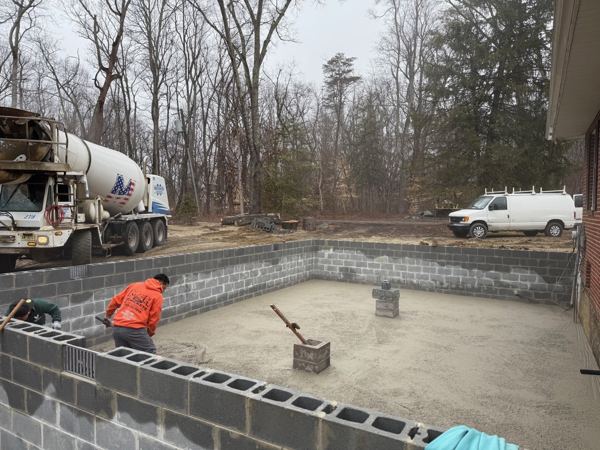 Residential, Pemberton — photo 1