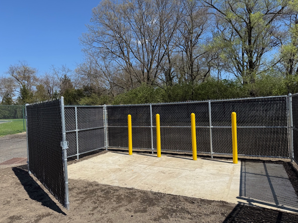 Trash Enclosure, Lumberton — photo 3