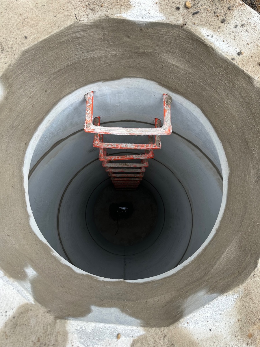 Doghouse Manhole, Moorestown — photo 2